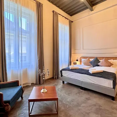 Bazaar Boutique מלון 4*