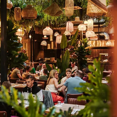 מלון Bazaar Boutique 4*